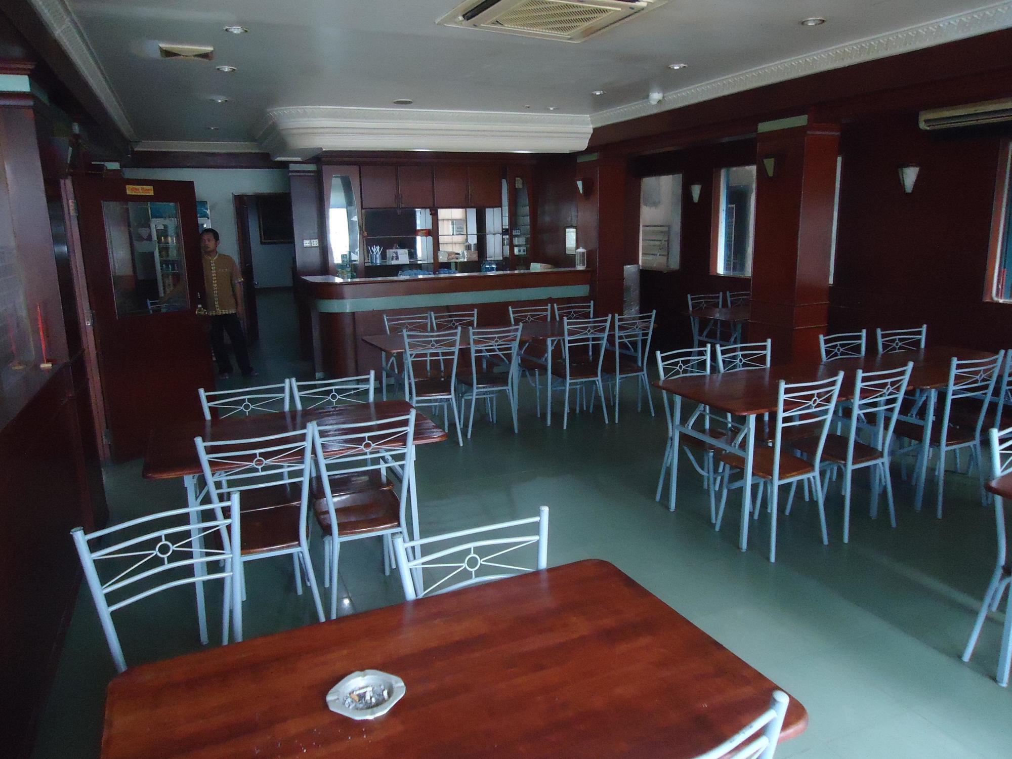 Hotel Gloris Batam Exteriör bild