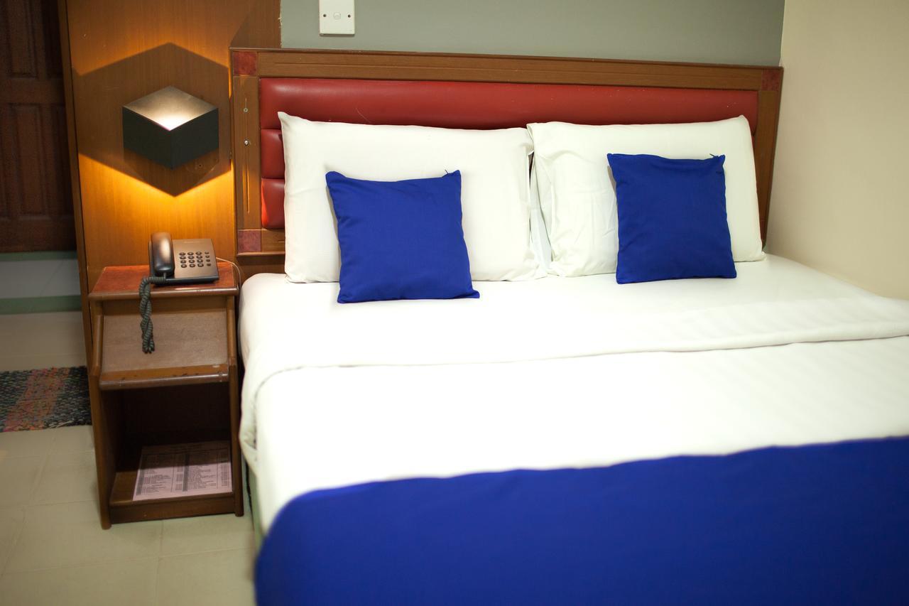 Hotel Gloris Batam Exteriör bild