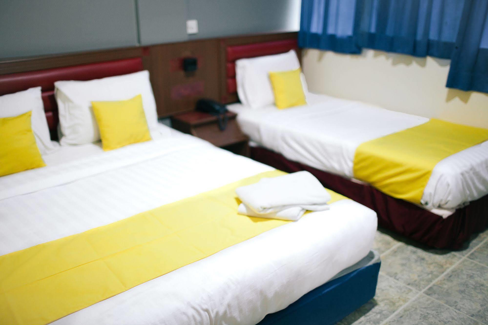 Hotel Gloris Batam Exteriör bild